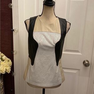 Phone Titel lamb leather Black and White Sleeveless Top, US4